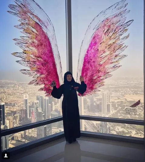 قصة الأجنحة على واجهة برج خليفة في دبي؟