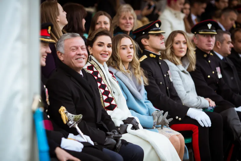 صور: ملك الأردن يحضر حفل تخرج ابنته 