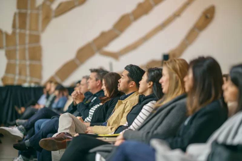 هل تشعر بالتوتر أثناء الحديث أمام الجمهور.. 5 طرق سحرية تنهي أزمتك