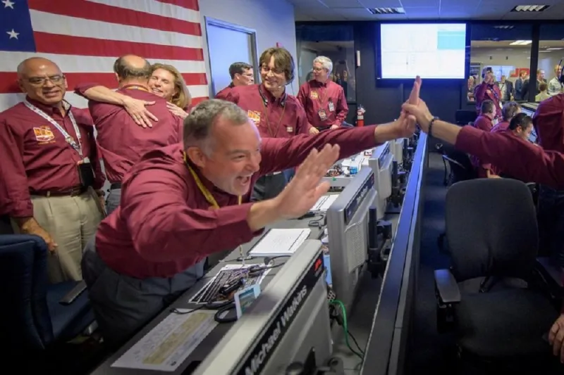 شاهد | اللحظات الأولى لهبوط مسبار "إنسايت" على سطح المريخ