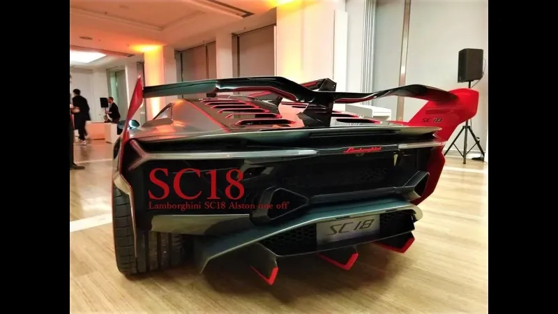 فيديو.. لماذا طرحت لامبورجيني نسخة واحدة من هذه السيارة؟