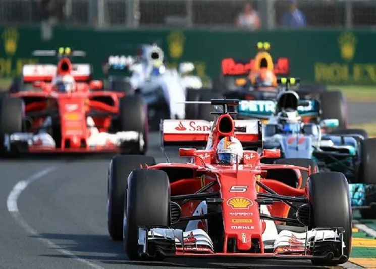 بينهم إنريكي إيغليسياس وعمرو دياب.. نجوم العالم يحيون سباق "فورمولا إي - الدرعية"