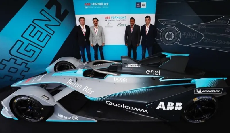 بينهم إنريكي إيغليسياس وعمرو دياب.. نجوم العالم يحيون سباق "فورمولا إي - الدرعية"