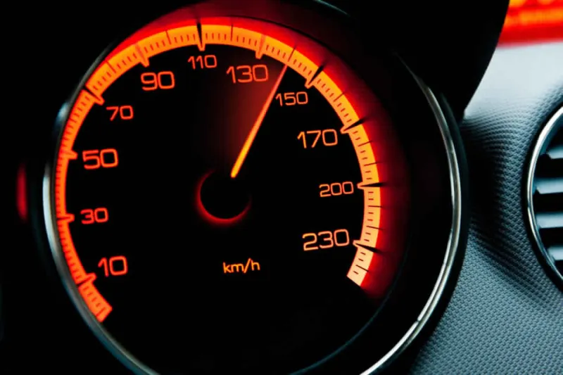 ما السر وراء احتواء عدادات السيارات على سرعات لا يمكن الوصول لها؟
