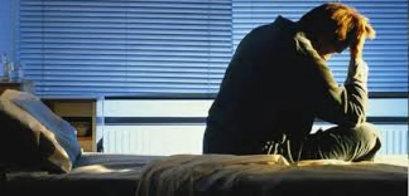 لماذا نصبح أكثر غضباً عندما نخسر ساعتين من نومنا؟