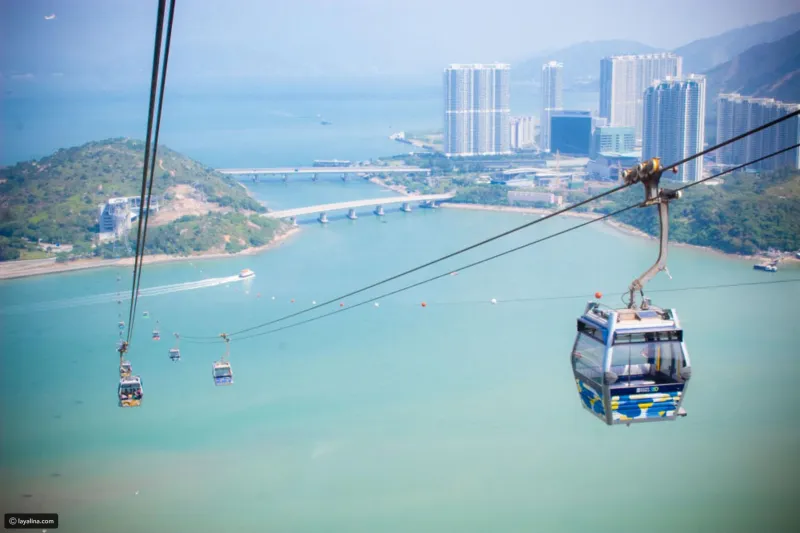 هذه المعابر الهوائية تحبس الأنفاس.. هل تجرؤ على الصعود؟!