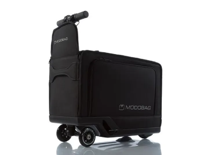 تحقق الراحة والرفاهية.. تعرف على مميزات الحقائب الذكية ‏(صور)