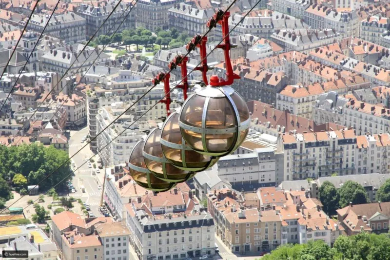 هذه المعابر الهوائية تحبس الأنفاس.. هل تجرؤ على الصعود؟!