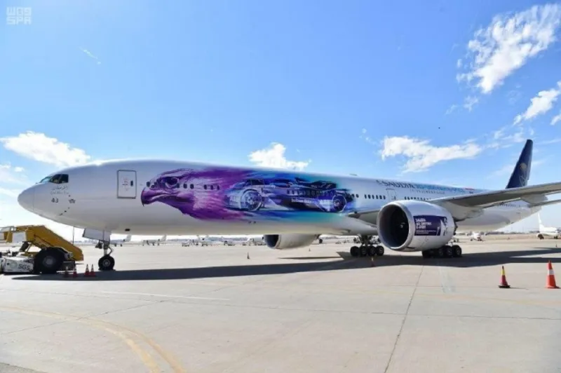 شاهد | طائرة الخطوط السعودية بسباق "فورميلا - إي الدرعية" (صور)