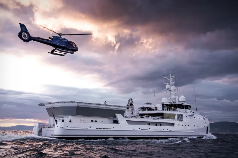«The Game Changer».. يخت فاخر مزود بغوّاصة وهليكوبتر يوفر لك مغامرة بحرية (فيديو)