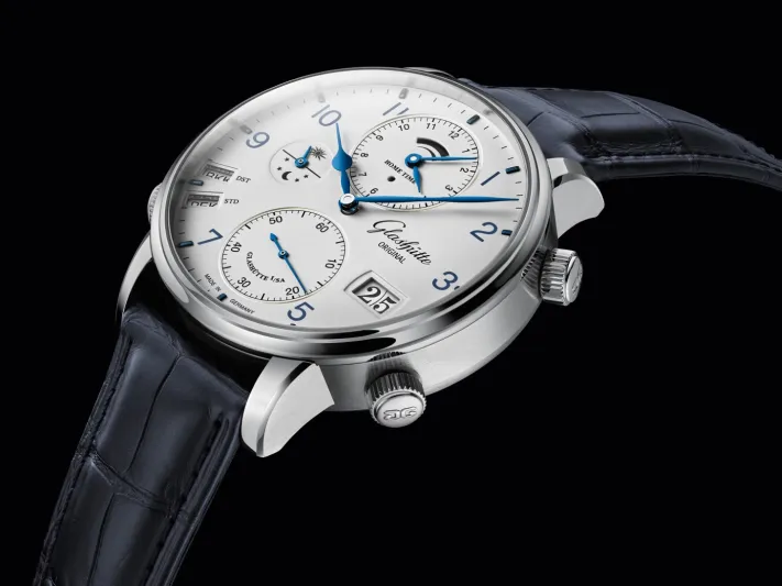 ساعة فريدة تذيب الثلج.. ساعات Original Glashütte تبرز سحر الشتاء