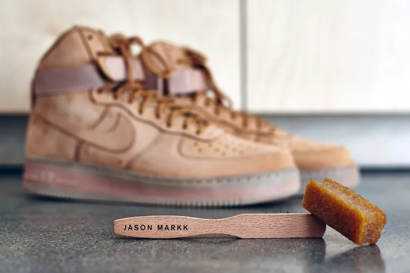 نصائح سريعة لتنظيف الأحذية المصنوعة من جلد السويدي (فيديو)