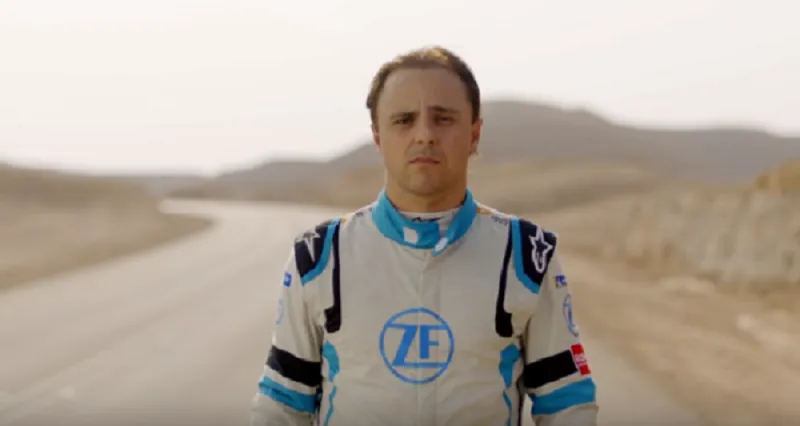 شاهد | سباق بين سيارة "فومولا 1" وأسرع حيوان بالعالم.. من الفائز؟