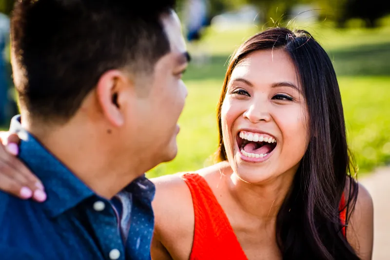 كيف يؤثر الحس الفكاهي في علاقتك بالطرف الآخر؟