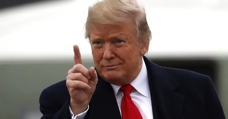 لماذا تظهر صورة ترامب عندما نكتب «أحمق» على جوجل؟ (فيديو)