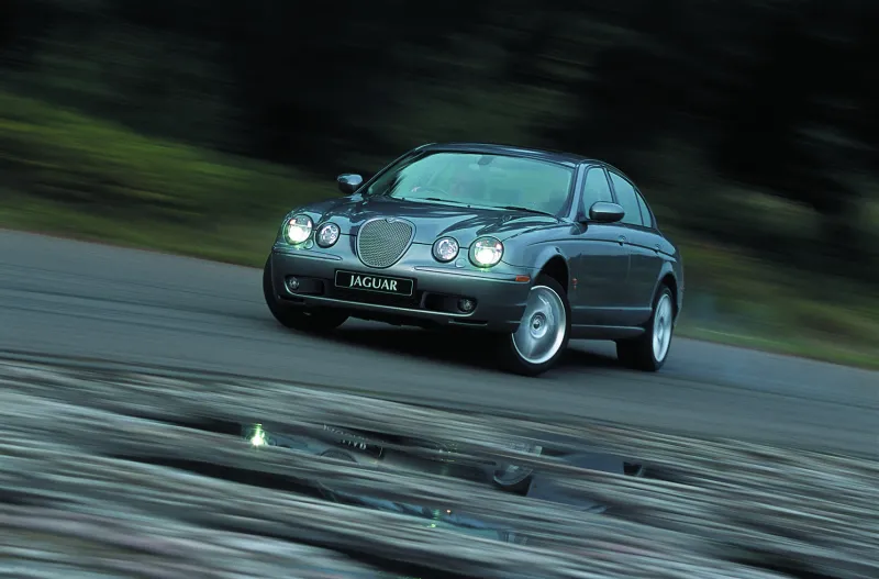 ما السر وراء الرائحة المميزة للسيارات الجديدة؟