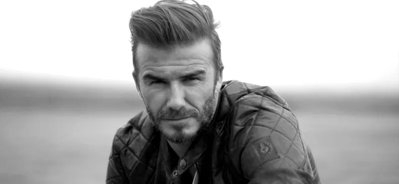 من هو أول لاعب كرة قدم يصعد للفضاء الخارجي؟