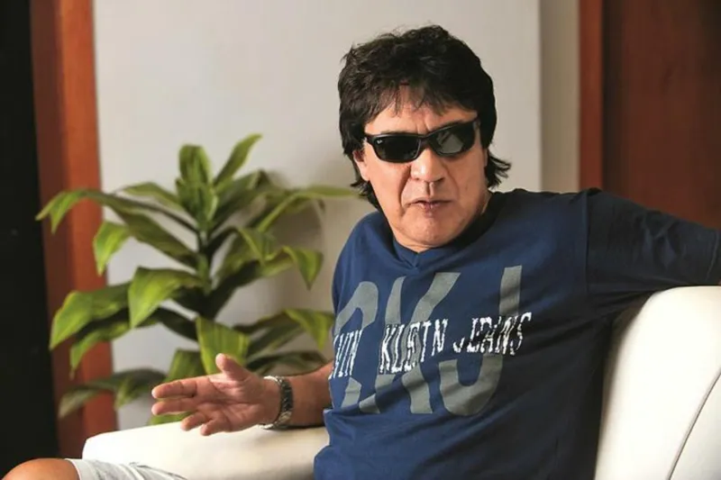 من هو لاعب كرة القدم الشهير كارلوس كايزر الذي لم يلمس الكرة يوما؟