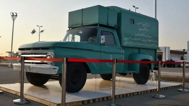 مشاهد لا تنسى من المهرجان الوطني للتراث والثقافة الجنادرية 33.. الملك سلمان يؤدى العاضة ويرحب بالحضور