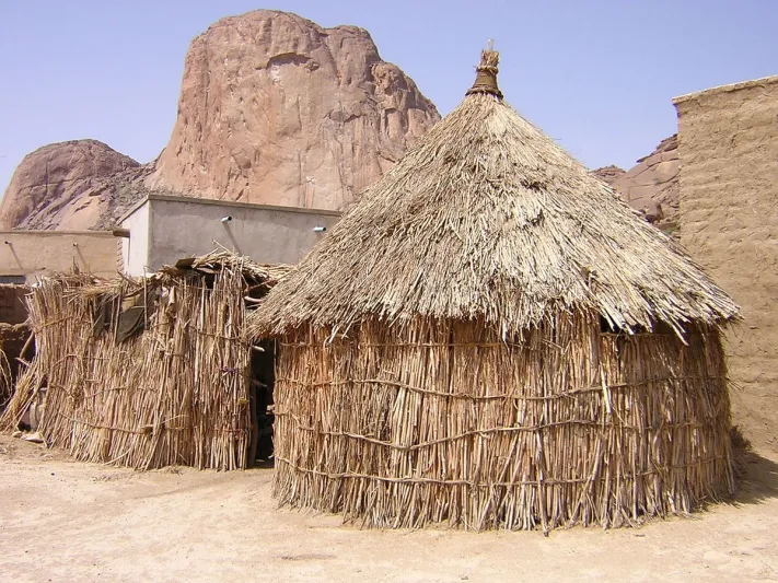 مشاهد لا تنسى من المهرجان الوطني للتراث والثقافة الجنادرية 33.. الملك سلمان يؤدى العاضة ويرحب بالحضور