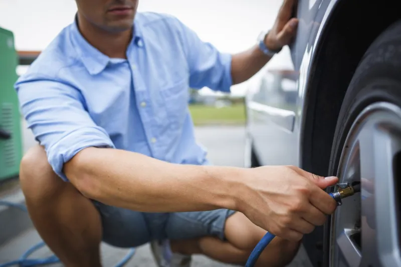 هل لضغط الهواء في إطارات السيارة تأثير على استهلاك الوقود؟ 