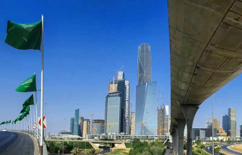 تعرف على القطاعات السعودية التي استفادت من برامج الإصلاحات الاقتصادية