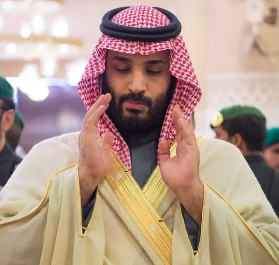  خادم الحرمين يؤدي صلاة الميت على الأمير طلال بن عبدالعزيز آل سعود