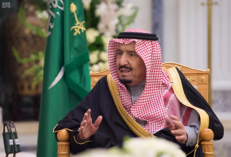 الملك سلمان تسلمه.. تعرف على حصيلة تقرير ديوان المراقبة في السعودية