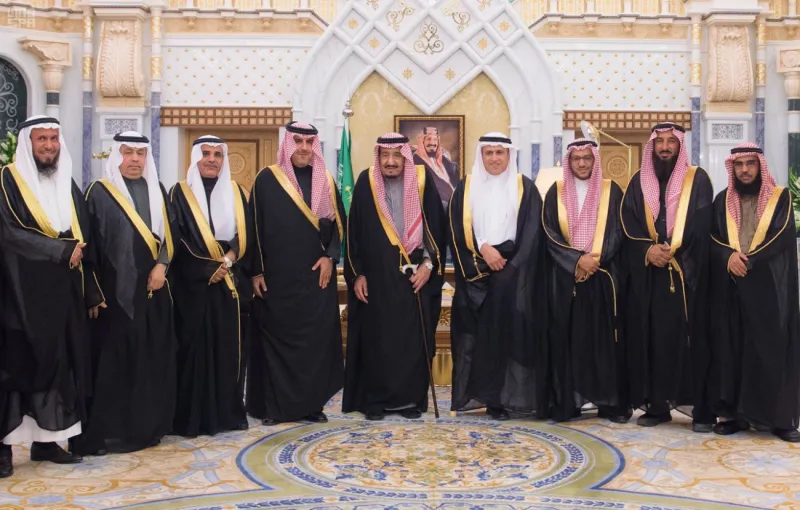 الملك سلمان تسلمه.. تعرف على حصيلة تقرير ديوان المراقبة في السعودية