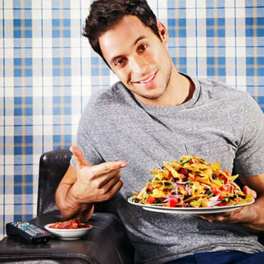 عدد وجبات الطعام يؤثر على معدل الحرق بالجسم.. "خرافة لا تتبعها"