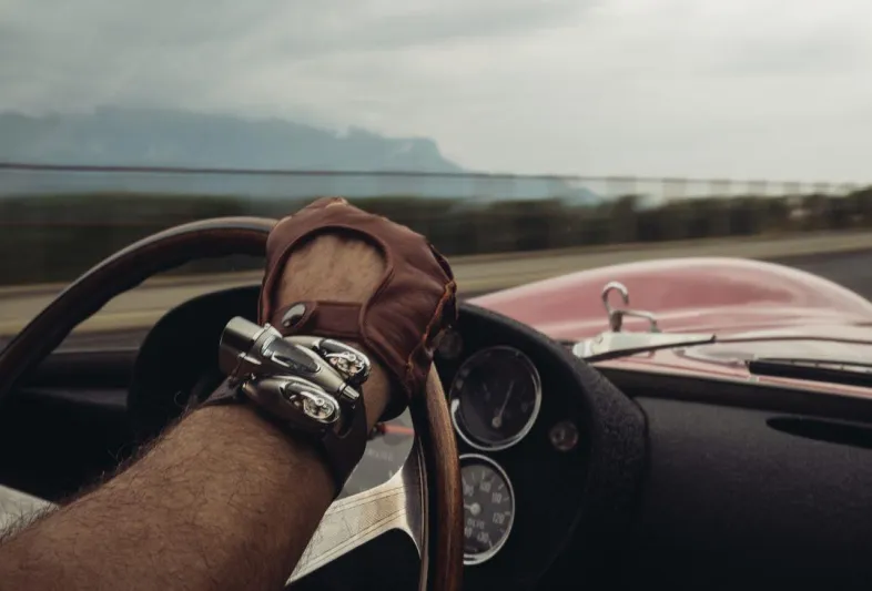 MB & F تطرح ساعة جديدة مستوحاة من عالم الطيران (فيديو)