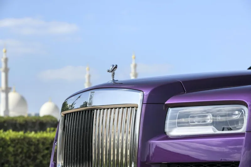 بسعر 2.2 مليون درهم.. نسخة خاصة من "رولز رويس كولينان SUV الجديدة في أبوظبي (صور)