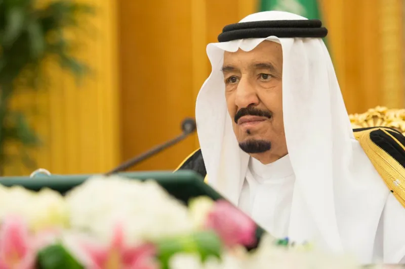 هكذا استقبل المسؤولون الأوامر الملكية عبر تغريداتهم