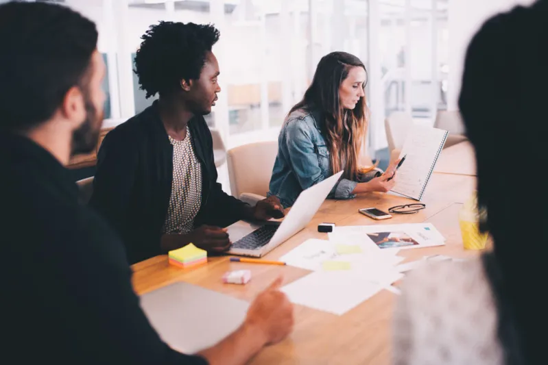 كيف تتعامل مع موظف يرفض «كل شيء»؟ كنز لا يقدر بثمن