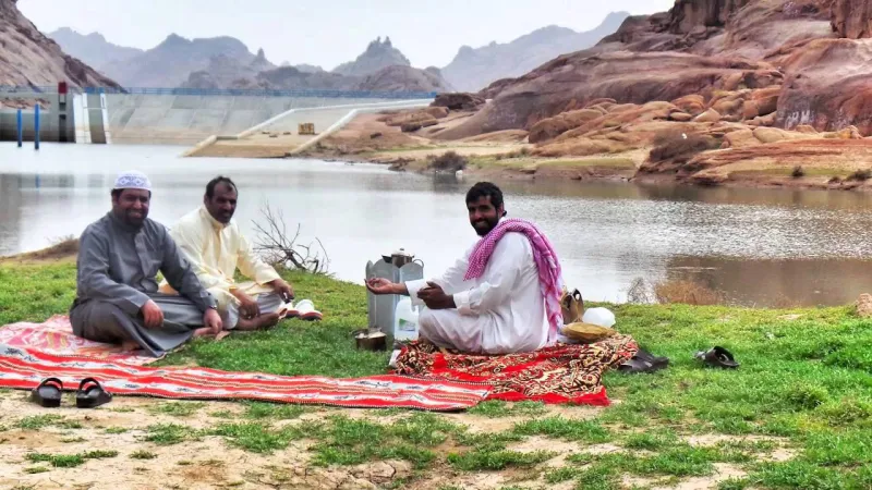 لاقتراب العطلة.. الصحة السعودية تقدم 9 نصائح للاستمتاع بـ كشتة صحية