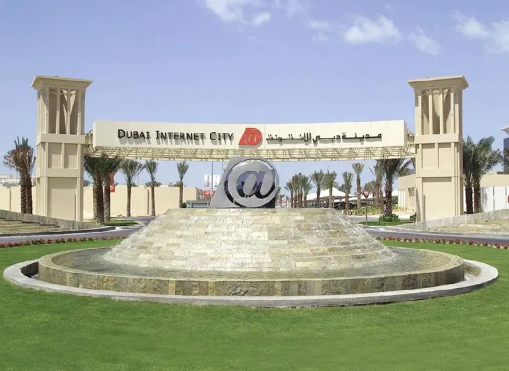 بعد 50 عامًا في خدمة الوطن.. كيف نجح حاكم دبي في نقل الإمارة إلى العالمية؟