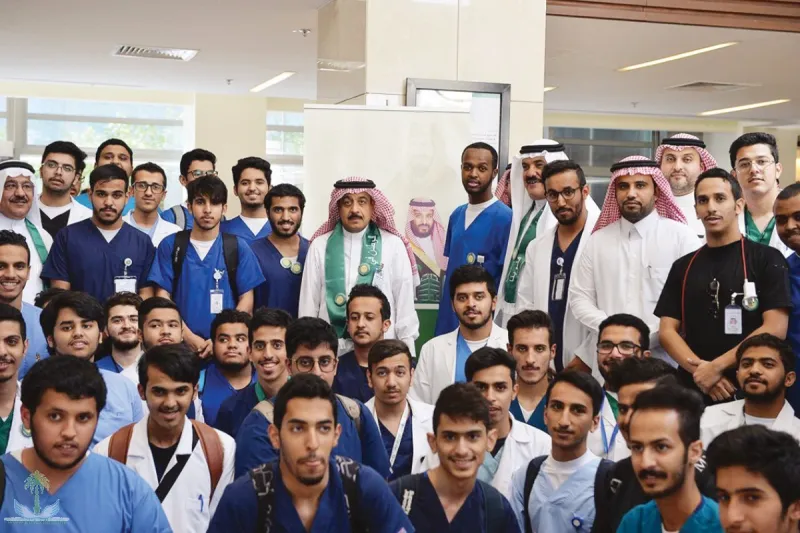 فيديو: طالبة سعودية تغرد بأمنيتها منذ 8 أشهر.. والمفاجأة تفاعل وزير الحرس الجمهوري