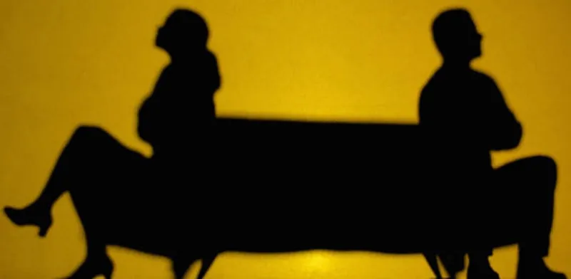 كيف تتغلب على "عناد" زوجتك بذكاء؟