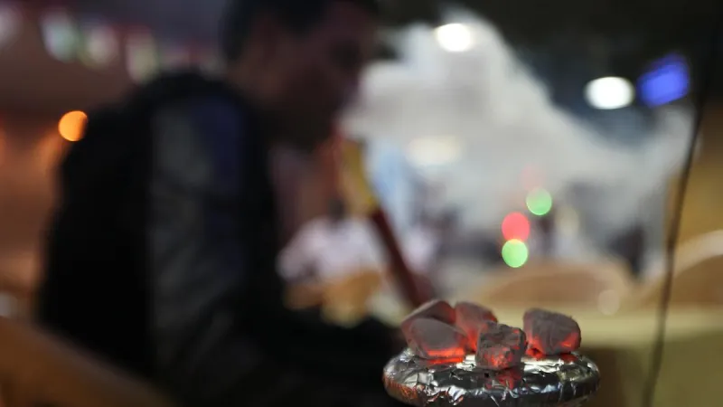 دراسة تؤكد ارتباط السمنة ومرض السكري بتدخين الشيشة