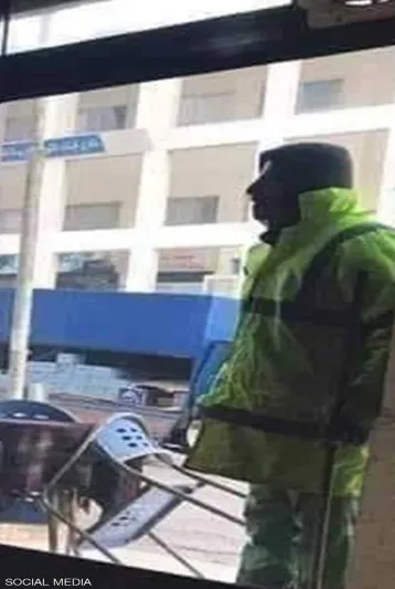 لماذا دعا ملك الأردن عامل نظافة إلى القصر الملكي؟