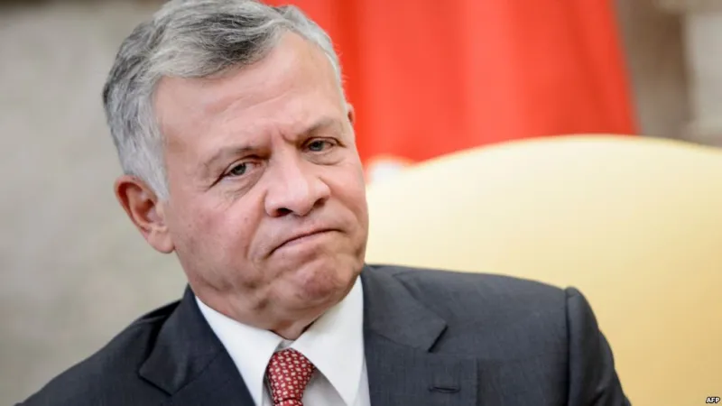 لماذا دعا ملك الأردن عامل نظافة إلى القصر الملكي؟