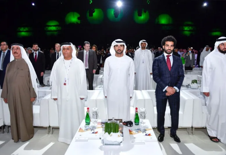 ماذا قال ولي عهد دبي بعد تكريم محمد صلاح بجائزة الإبداع الرياضي؟ (فيديو)