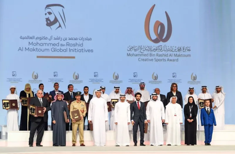 ماذا قال ولي عهد دبي بعد تكريم محمد صلاح بجائزة الإبداع الرياضي؟ (فيديو)