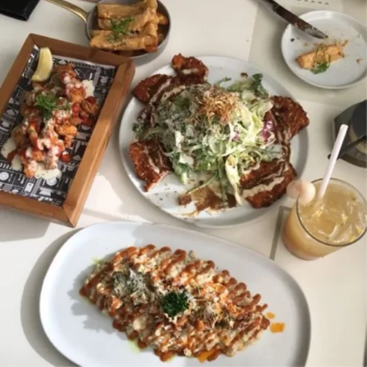 مساجد أثرية ومطاعم ومتنزهات.. أماكن سياحية في جدة للعوائل