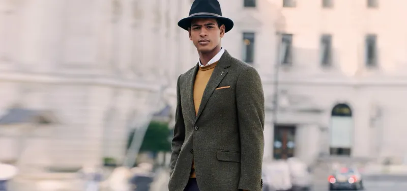 معاطف رجالية أنيقة موضتها لا تختفي أبداً