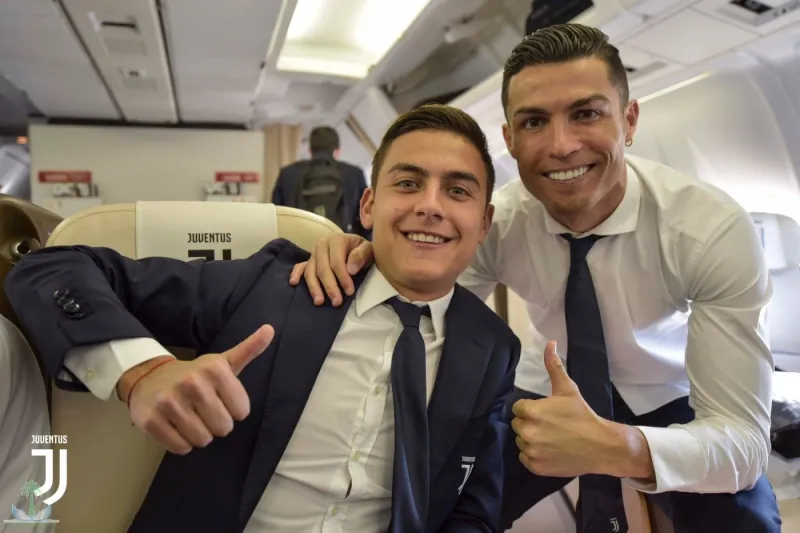 اجتاحت وسائل التواصل.. قصة صورة رونالدو ومسؤول الجوازات السعودي