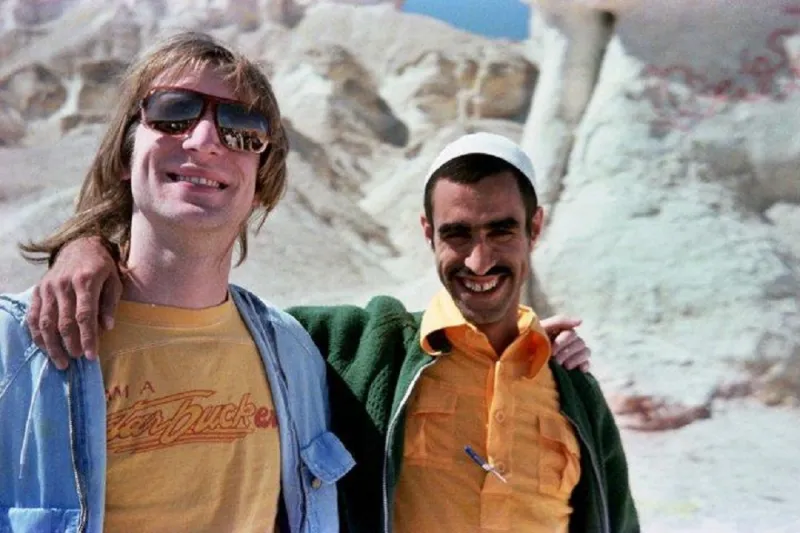 زيارة نادرة لفرقة غنائية أمريكية للمملكة قبل 40 عاما (صور)