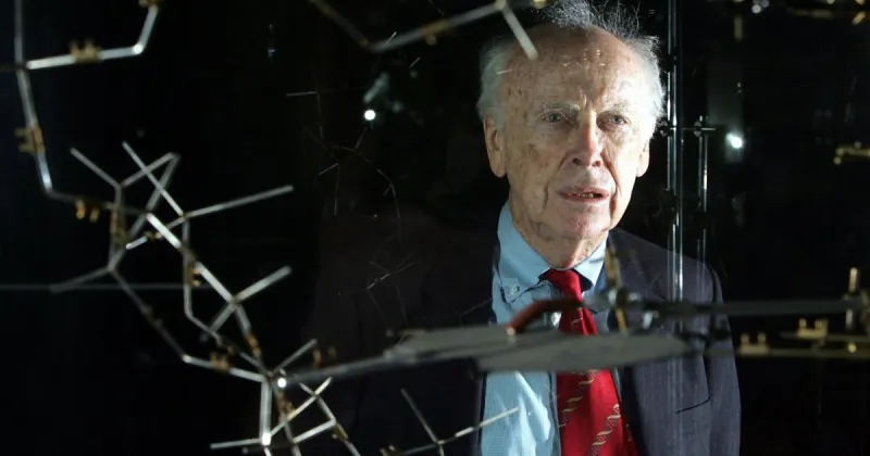 تجريد عالم "نوبل" من ألقابه التكريمية بسبب عنصريته.. ماذا قال؟