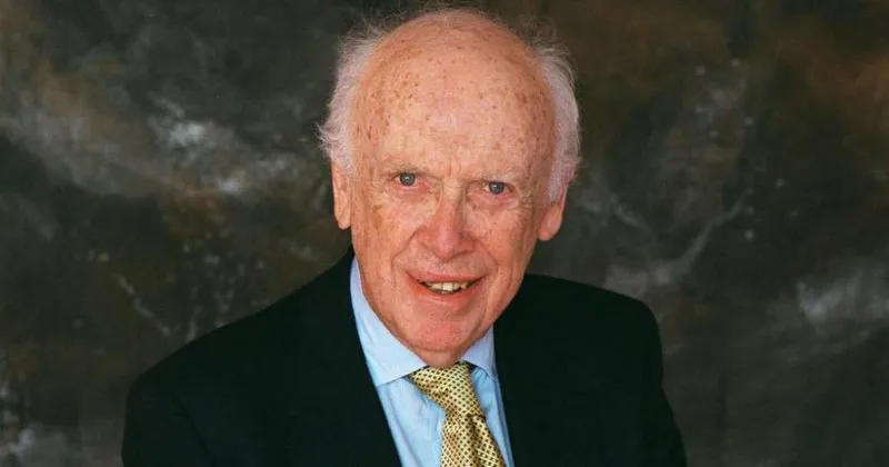 تجريد عالم "نوبل" من ألقابه التكريمية بسبب عنصريته.. ماذا قال؟