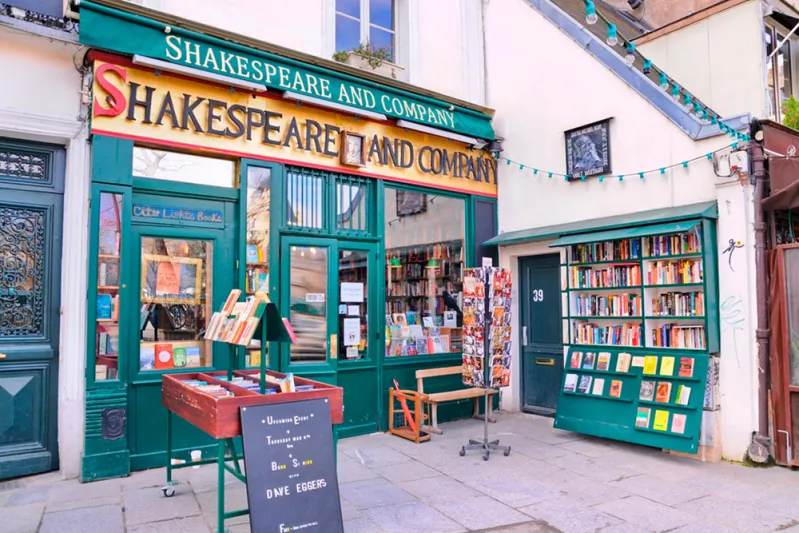 لعشاق الكتب.. هذه الوجهات السياحية مخصصة لكم